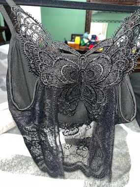 Black Lace Butterfly-Back Chemise